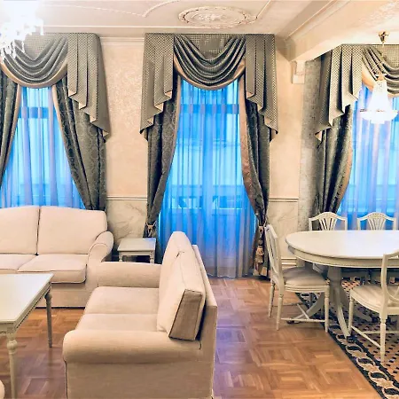 Royal Two Bedroom With Terrace & Jacuzzi