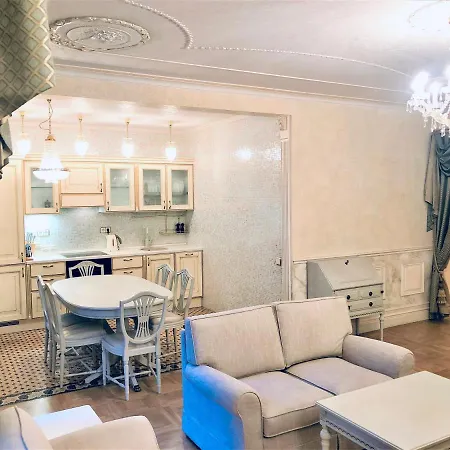 Apartman Royal Two Bedroom With Terrace & Jacuzzi